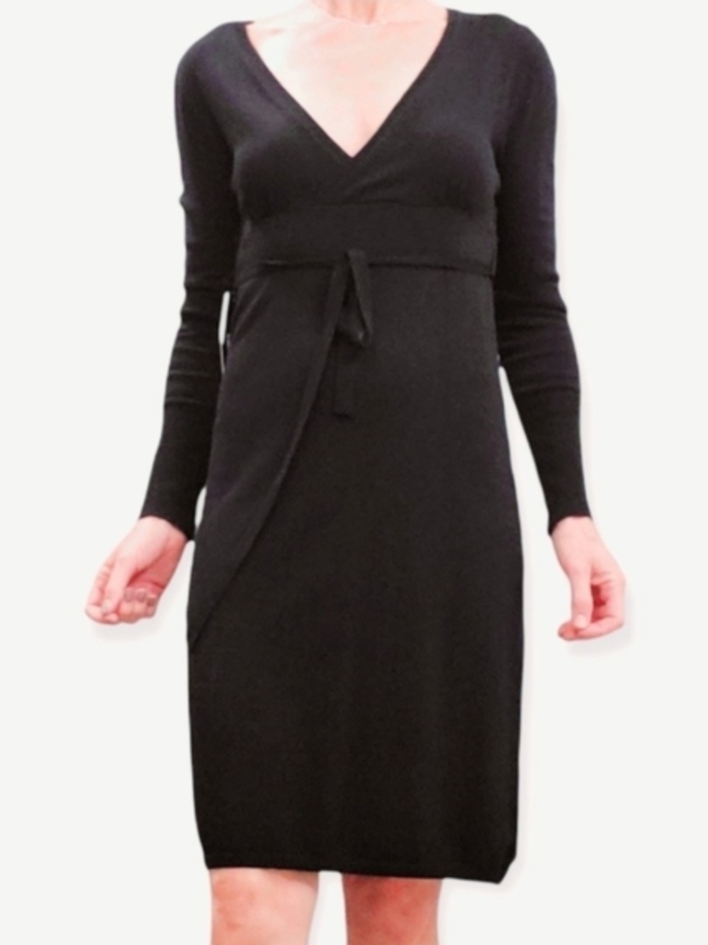 BCBGMaxAzria Black Long-Sleeve Deep V-Neck Sweater Dress w/ Fabric Belt MEDIUM